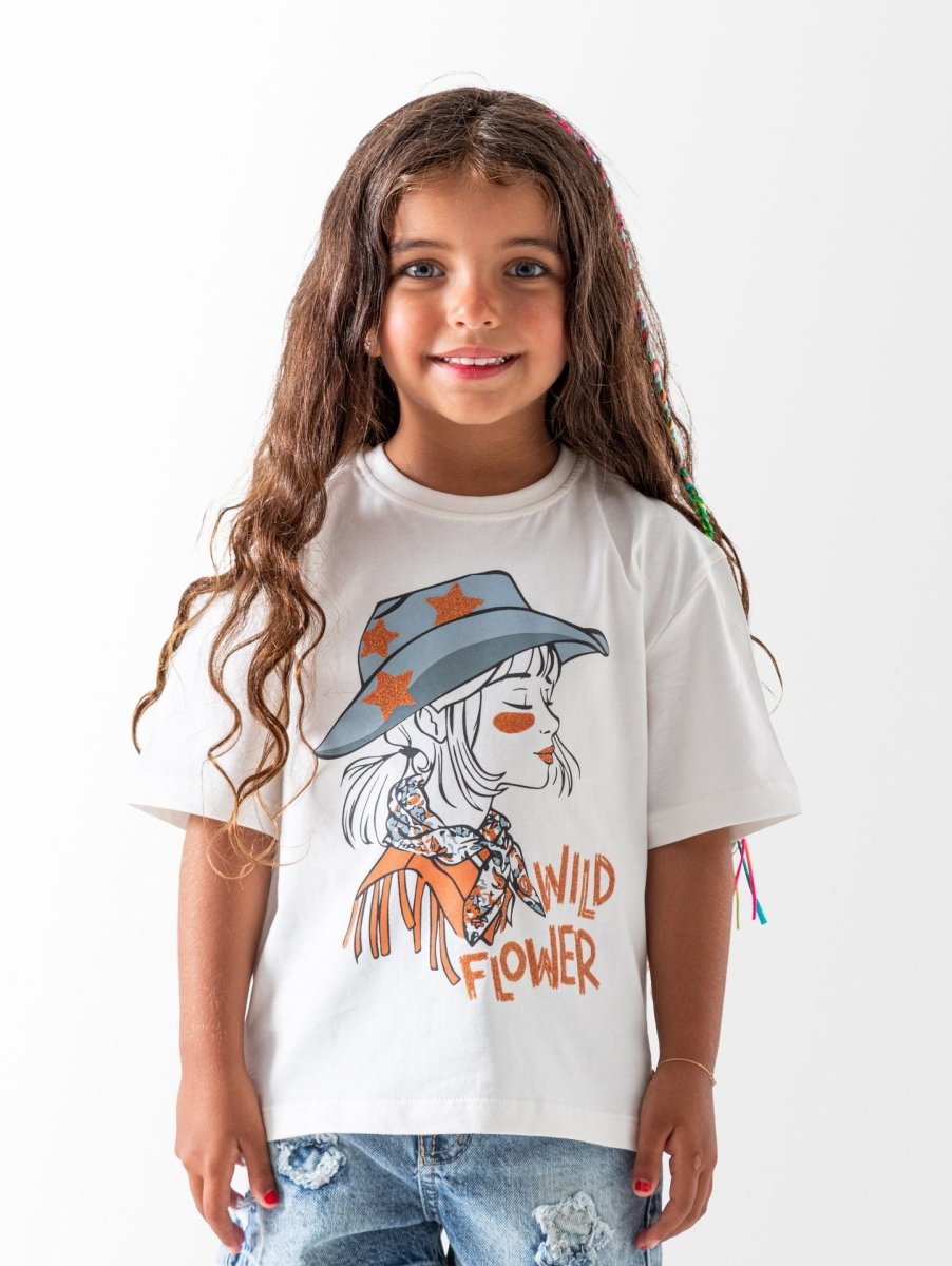 Ninos Kids storeGirl in hat T-shirtT-ShirtsNINOS