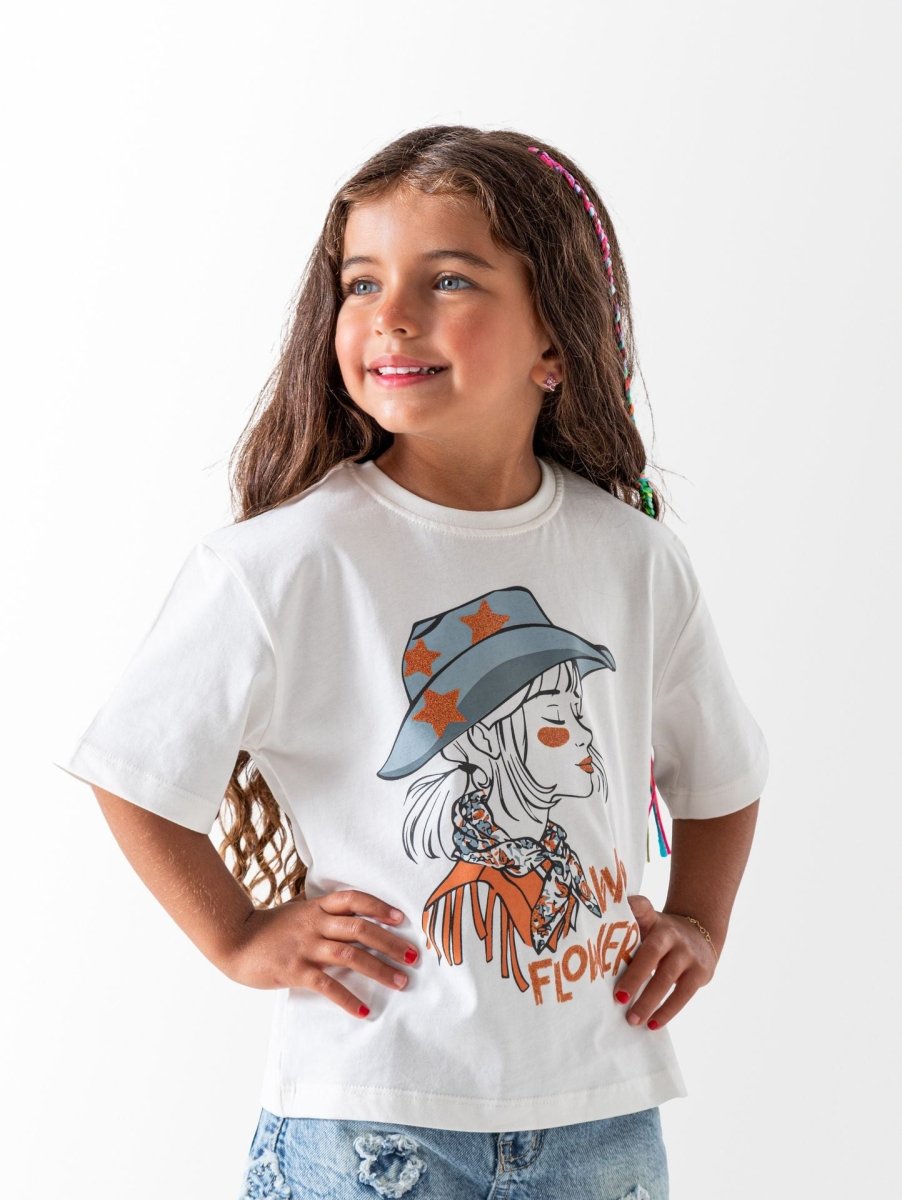 Ninos Kids storeGirl in hat T-shirtT-ShirtsNINOS